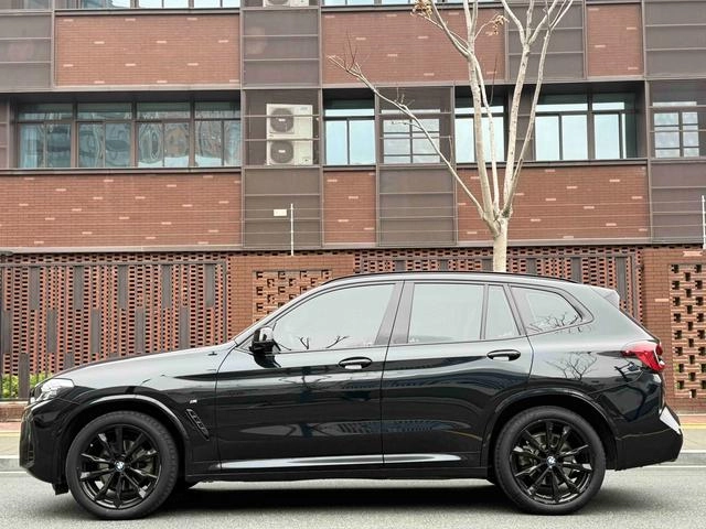 BMW X3 2022 xDrive30i Premium Class M Obsidian Night Suit exterior photo 5