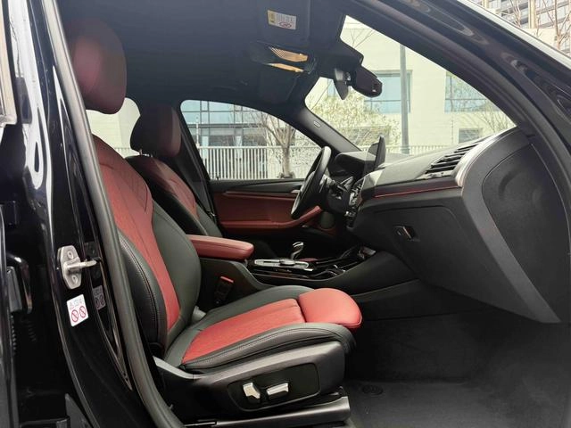 BMW X3 2022 xDrive30i Premium Class M Obsidian Night Suit interior photo 12