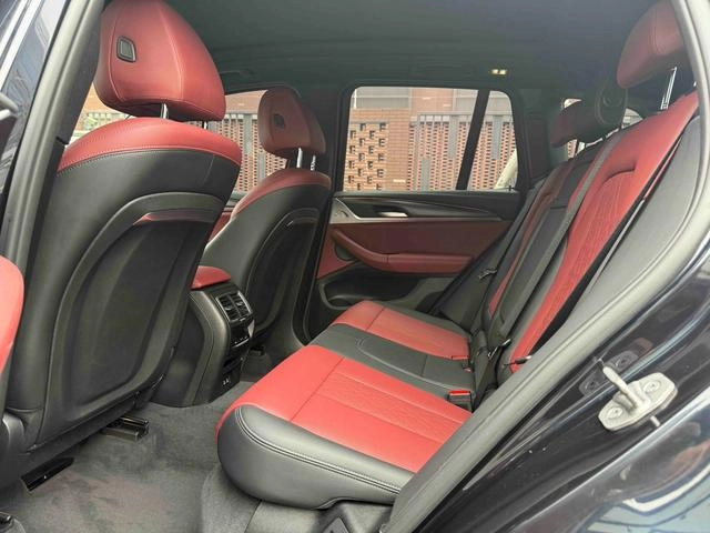 BMW X3 2022 xDrive30i Premium Class M Obsidian Night Suit interior photo 16
