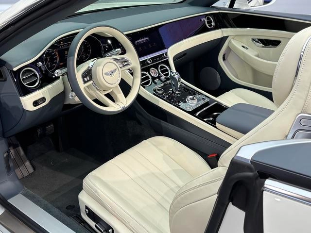 Bentley Continental 2022 4.0T GT V8 Convertible version exterior photo 4