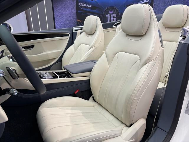 Bentley Continental 2022 4.0T GT V8 Convertible version interior photo 6