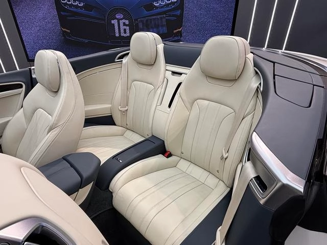 Bentley Continental 2022 4.0T GT V8 Convertible version interior photo 7