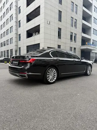 BMW 7 Series 2021 730Li Luxury Set interior photo 7