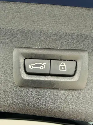 BMW X1 2022 sDrive25Li Leading Type interior photo 17