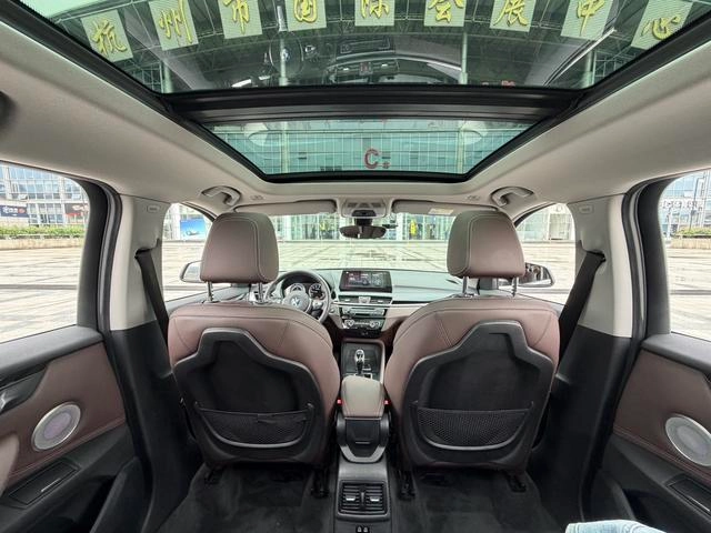 BMW X1 2022 sDrive25Li Leading Type interior photo 18