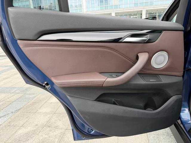 BMW X1 2022 sDrive25Li Leading Type interior photo 20