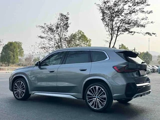 BMW X1 2023 sDrive25Li M Conjunto deportivo exterior foto 4