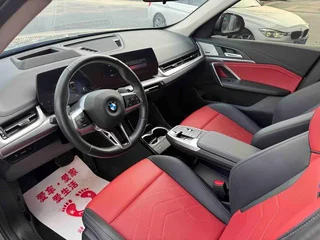 BMW X1 2023 sDrive25Li M Conjunto deportivo interior foto 15