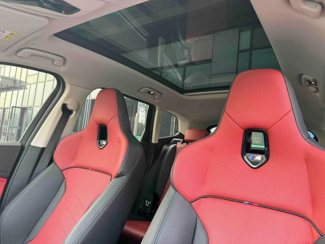 BMW X1 2023 sDrive25Li M Conjunto deportivo interior foto 16