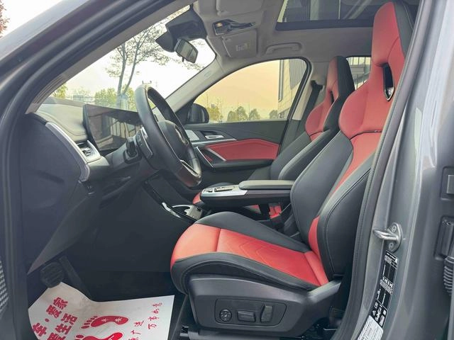 BMW X1 2023 sDrive25Li M Conjunto deportivo interior foto 18