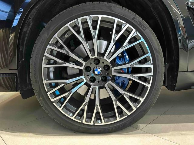 BMW X5 2026 xDrive40Li Premium Class M Sports Night Suit exterior photo 6