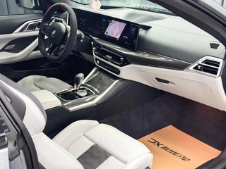 BMW M4 2024 M4 Купе Гром издание интерьер фото 6