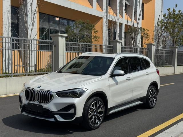 BMW X1 2022 xDrive25Li Tipo de lujo exterior foto 1 BMW X1 2022 xDrive25Li Tipo de lujo exterior foto 1