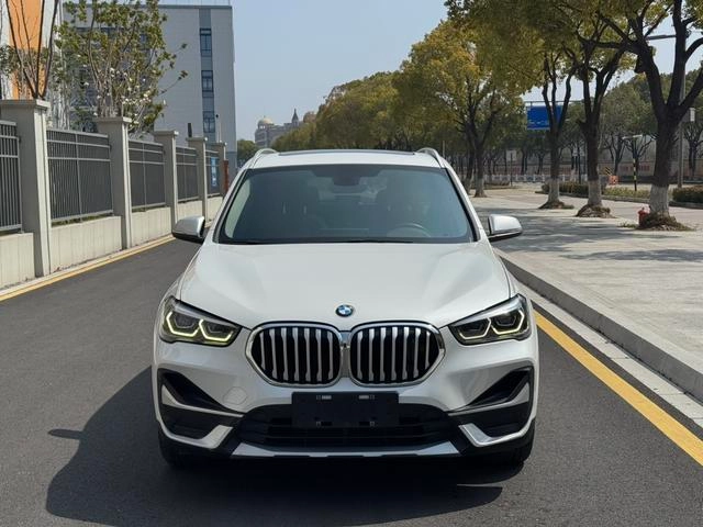 BMW X1 2022 xDrive25Li Tipo de lujo exterior foto 2 BMW X1 2022 xDrive25Li Tipo de lujo exterior foto 2