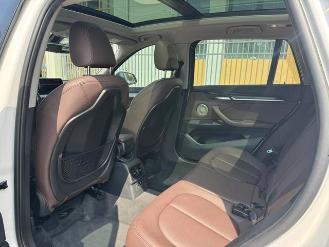 BMW X1 2022 xDrive25Li Tipo de lujo exterior foto 8 BMW X1 2022 xDrive25Li Tipo de lujo exterior foto 8