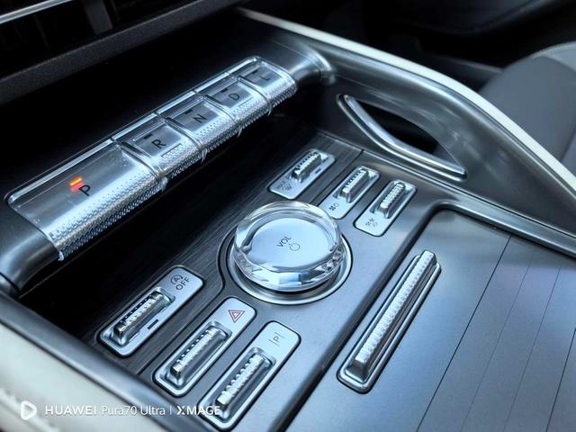 Lincoln Nautilus 2025 2.0T Four-wheel drive Premium Edition interior photo 10