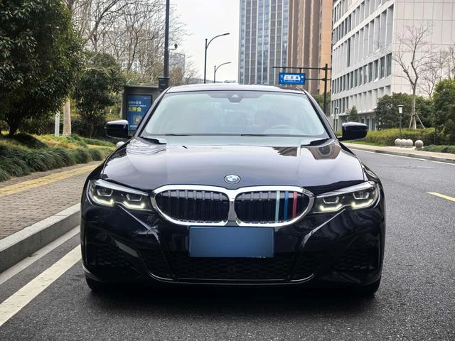 BMW 3 Series 2022 325Li M Sports suit exterior photo 2