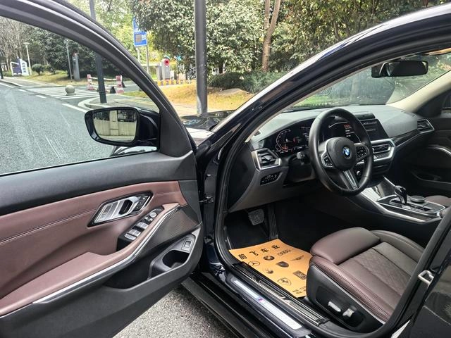 BMW 3 Series 2022 325Li M Sports suit interior photo 11