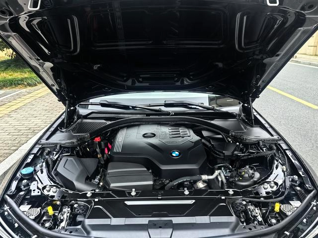 BMW 3 Series 2022 325Li M Sports suit interior photo 12