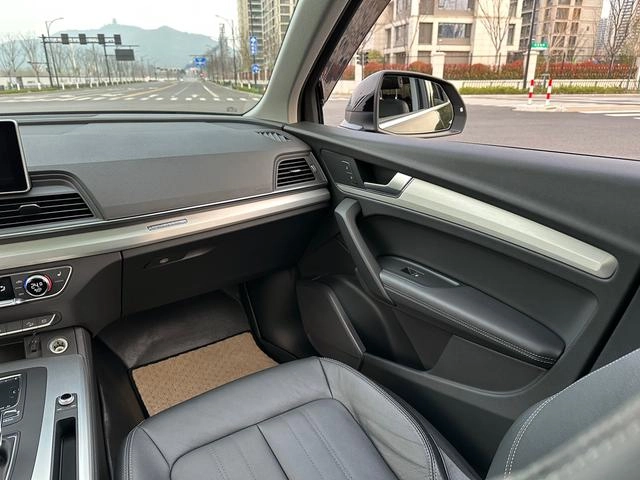 Audi Q5L 2020 40 TFSI Rongxiang Fashion Type interior photo 13