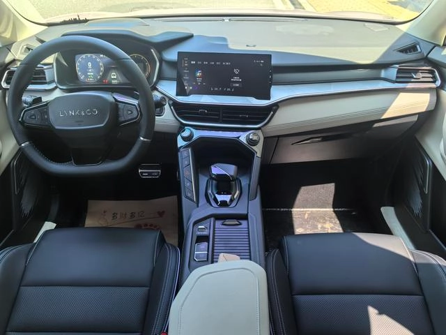 LYNK & CO 06 2021 1.5T Shero Pink Special Edition interior photo 11 LYNK & CO 06 2021 1.5T Shero Pink Special Edition interior photo 11