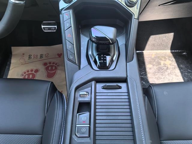 LYNK & CO 06 2021 1.5T Shero Pink Special Edition interior photo 17 LYNK & CO 06 2021 1.5T Shero Pink Special Edition interior photo 17