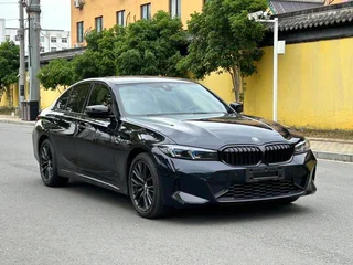BMW 3 Series 2023 330i M Set de nuit de sport extérieur photo 3