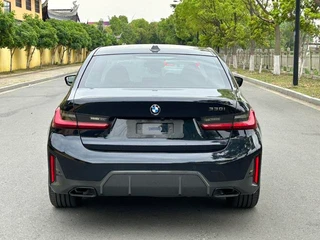 BMW 3 Series 2023 330i M Set de nuit de sport extérieur photo 5