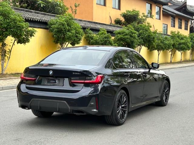 BMW 3 Series 2023 330i M Set de nuit de sport extérieur photo 6