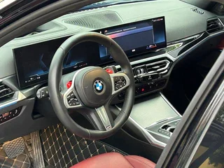 BMW 3 Series 2023 330i M Set de nuit de sport intérieur photo 11