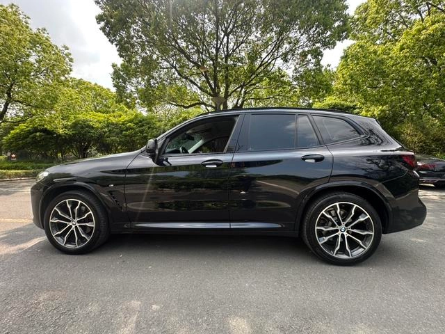 BMW X3 2023 xDrive30i Лидирующий M Ночной костюм экстерьер фото 4