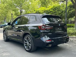 BMW X3 2023 xDrive30i Лидирующий M Ночной костюм экстерьер фото 5