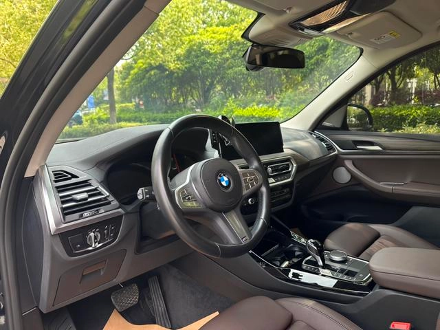 BMW X3 2023 xDrive30i Лидирующий M Ночной костюм экстерьер фото 10
