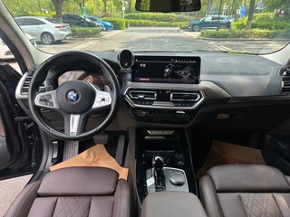 BMW X3 2023 xDrive30i Лидирующий M Ночной костюм интерьер фото 13