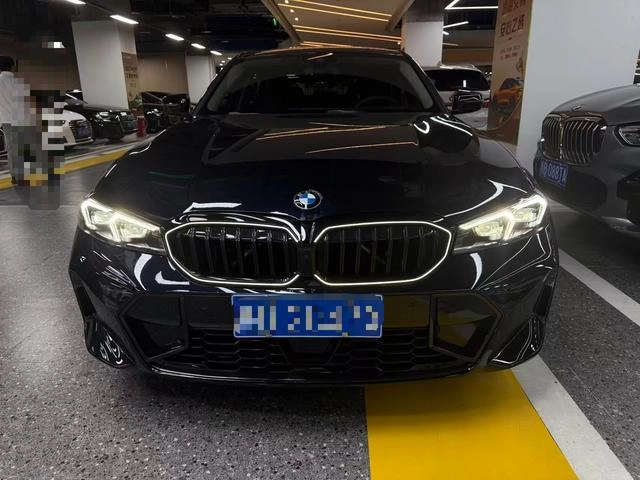 BMW 3 Series 2025 330Li M Traje nocturno deportivo Yao exterior foto 2 BMW 3 Series 2025 330Li M Traje nocturno deportivo Yao exterior foto 2