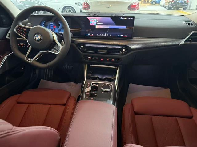 BMW 3 Series 2025 330Li M Traje nocturno deportivo Yao interior foto 10 BMW 3 Series 2025 330Li M Traje nocturno deportivo Yao interior foto 10
