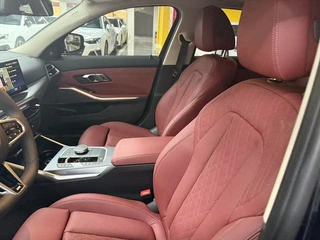 BMW 3 Series 2025 330Li M Traje nocturno deportivo Yao interior foto 12 BMW 3 Series 2025 330Li M Traje nocturno deportivo Yao interior foto 12