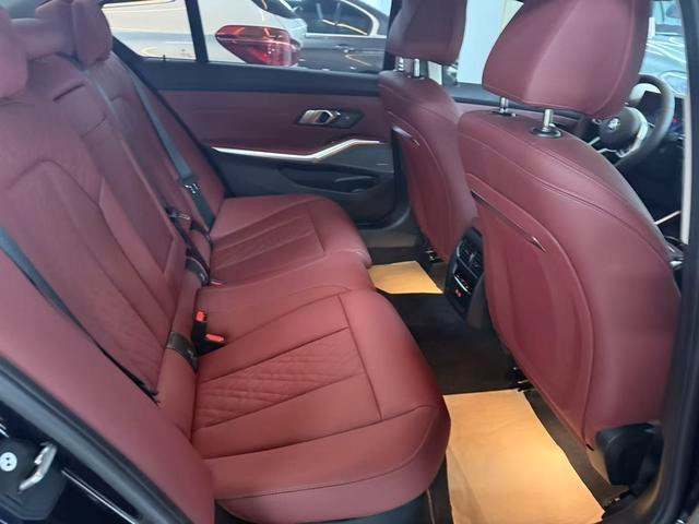 BMW 3 Series 2025 330Li M Traje nocturno deportivo Yao interior foto 14 BMW 3 Series 2025 330Li M Traje nocturno deportivo Yao interior foto 14