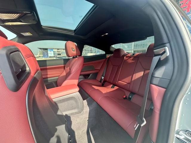 BMW 4 Series 2024 430i M Traje nocturno deportivo Yao interior foto 13 BMW 4 Series 2024 430i M Traje nocturno deportivo Yao interior foto 13