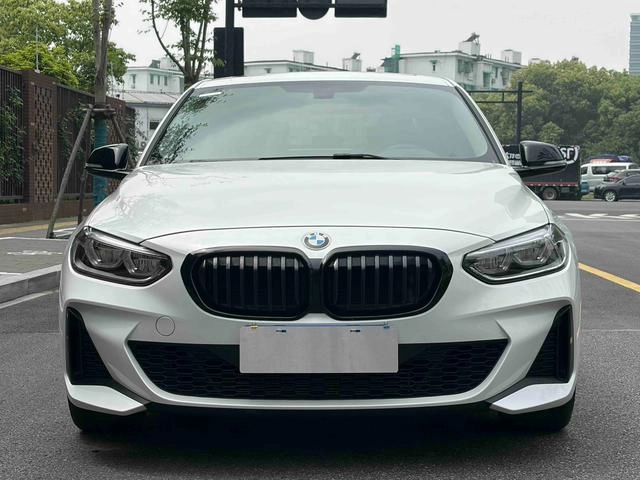 BMW 1 Series 2023 125i M Sports Obsidian Night Edition exterior photo 2