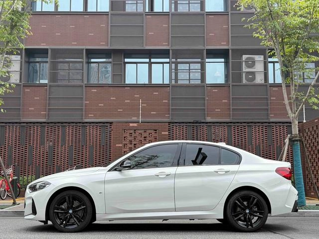 BMW 1 Series 2023 125i M Sports Obsidian Night Edition exterior photo 5