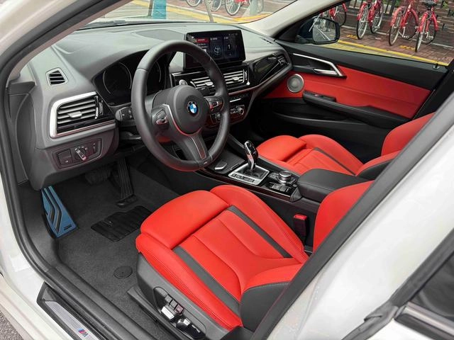 BMW 1 Series 2023 125i M Sports Obsidian Night Edition exterior photo 7
