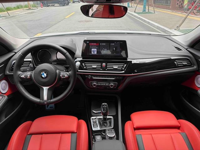 BMW 1 Series 2023 125i M Sports Obsidian Night Edition exterior photo 8