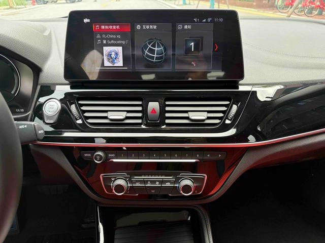 BMW 1 Series 2023 125i M Sports Obsidian Night Edition interior photo 10