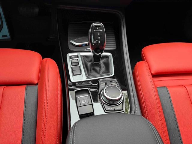 BMW 1 Series 2023 125i M Sports Obsidian Night Edition interior photo 11