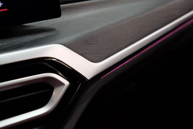 BMW 4 Series 2023 425i M Sports suit interior photo 16