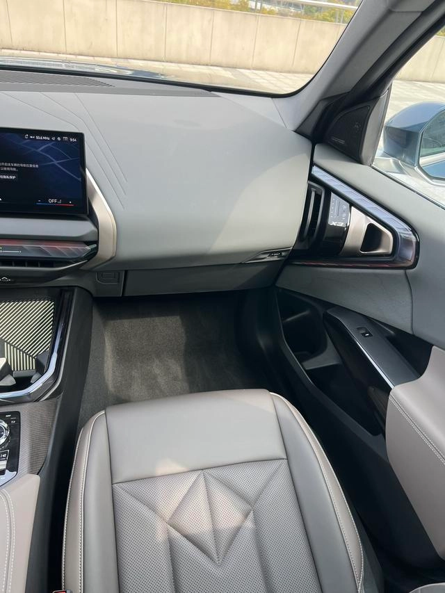 BMW X3 2025 xDrive30L Премиум-класса M Спортивный костюм интерьер фото 10