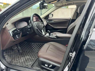 BMW 5 Series 2022 530Li Leading Type M Sports suit exterior photo 6