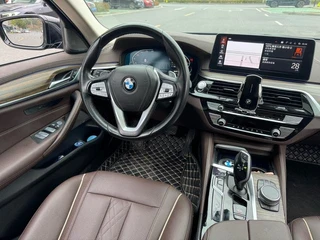 BMW 5 Series 2022 530Li Leading Type M Sports suit exterior photo 7