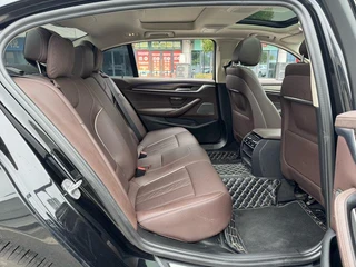 BMW 5 Series 2022 530Li Leading Type M Sports suit interior photo 14